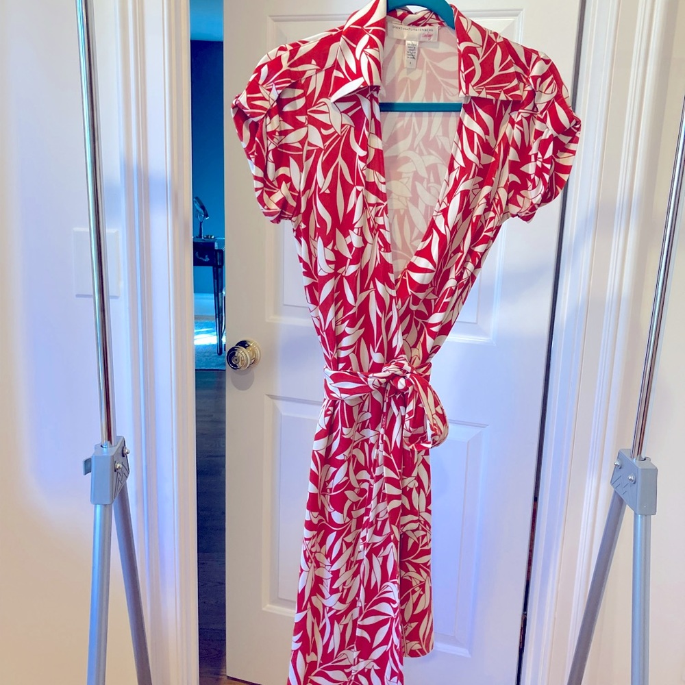 Diane Von Furstenberg classic wrap dress.  Red/white.  Size 6.  Like new.